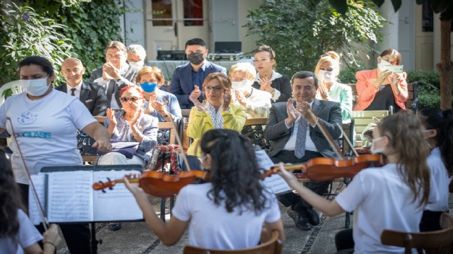 Konak Belediyesi  barış orkestrası na kucak açtı