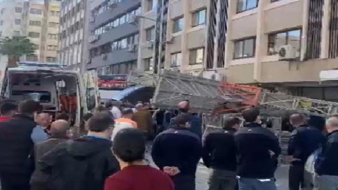 Konak'ta iskele devrildi: İşçiler yaralandı!