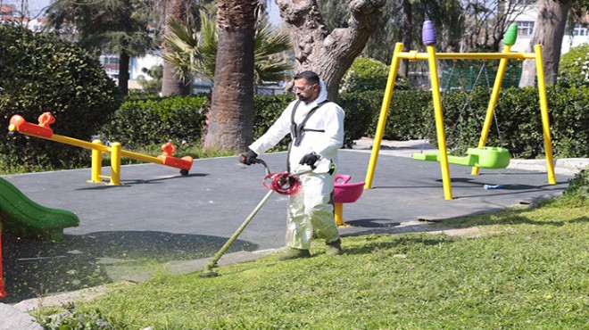 Konak’ın parkları bayramda çiçek gibi