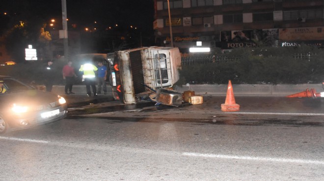 Kontrolden çıkan kamyonet yan devrildi