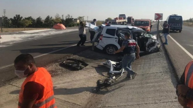 Konya da TIR ile kamyonet çarpıştı: 6 ölü