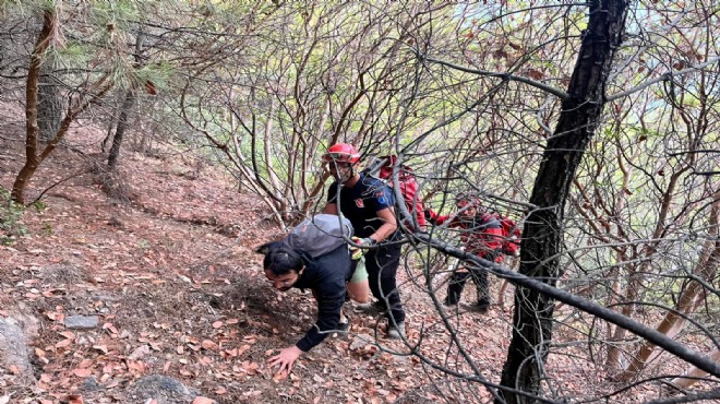 Korku dolu anlar: Kayalıklarda mahsur kaldılar!