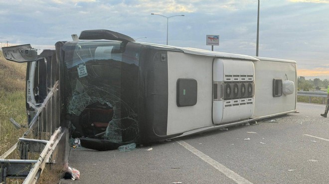 İzmir yolunda otobüs devrildi: Çok sayıda yaralı var!