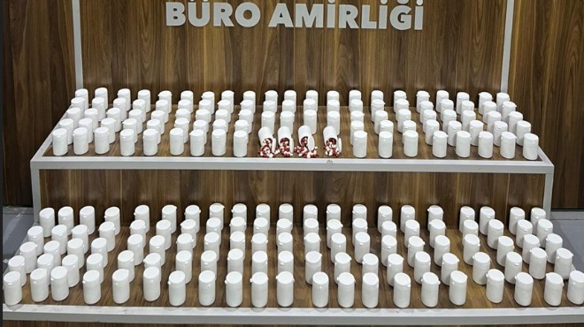 Kovalamaca kısa sürdü: Araçtan 11 bin hap çıktı!