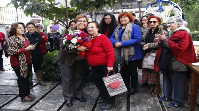 Kursiyerlerden Pekdaş'a yeni yıl armağanı