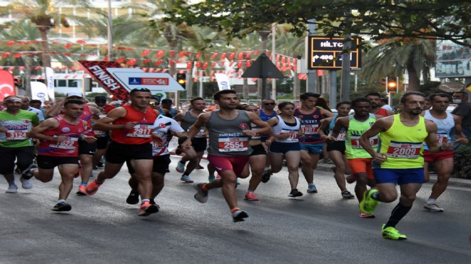 Kurtuluşun 100. yılında İzmir Maratonu'na rekor başvuru