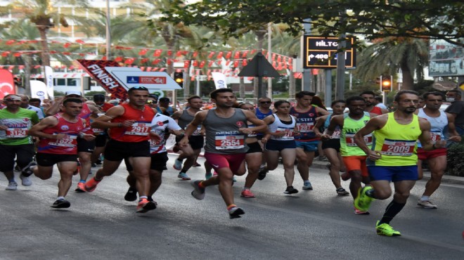 Kurtuluşun 100. yılında İzmir Maratonu’na rekor başvuru