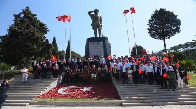 Kurtuluşun 99. Yılı Ata'nın İzmir'e baktığı yerde kutlandı