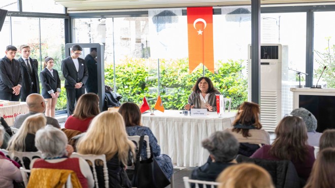 Latife Tekin Bornova’da gençlerle buluştu