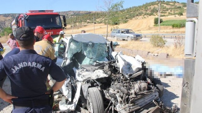 Manisa da feci kaza: Bir aile yok oldu!