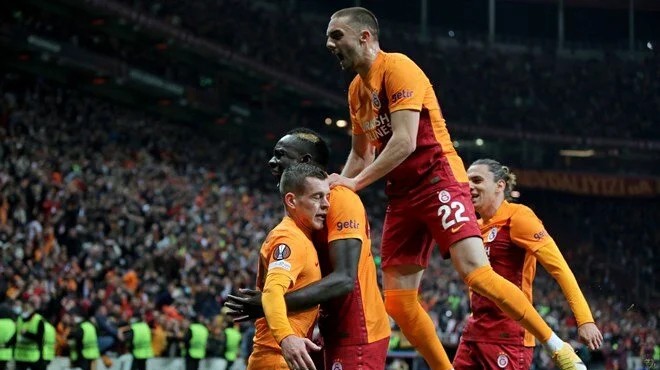 Cimbom Marsilya'yı devirdi, gruptan çıkmayı garantiledi!