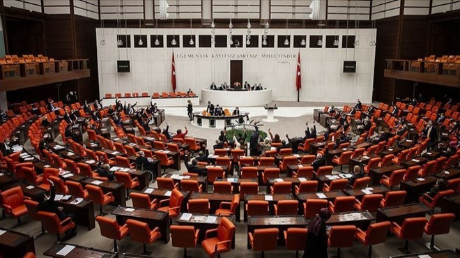 Meclis'teki dört partiden Fransa Senatosu'na kınama