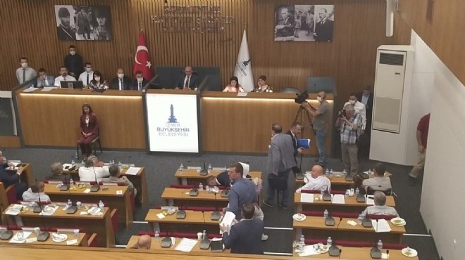 Meclis'te yaşananlar sonrası İzmir siyasetinde ‘demokrasi' tartışması!