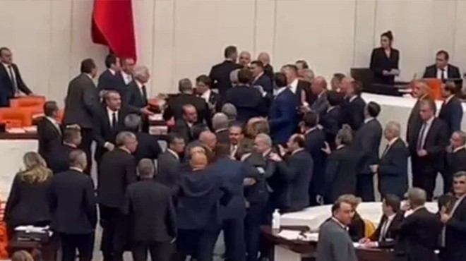 Meclisteki kavgada karar: 2 vekile kınama cezası!