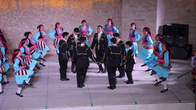 Menderes'te halk dansları şöleni