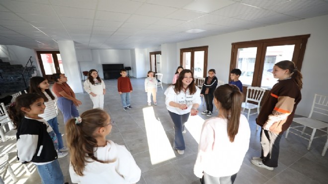 Menderes’te çocuklara tiyatro eğitimi