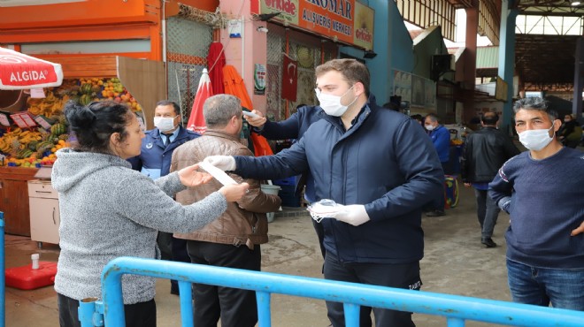 Menderes'te maskeler belediyeden