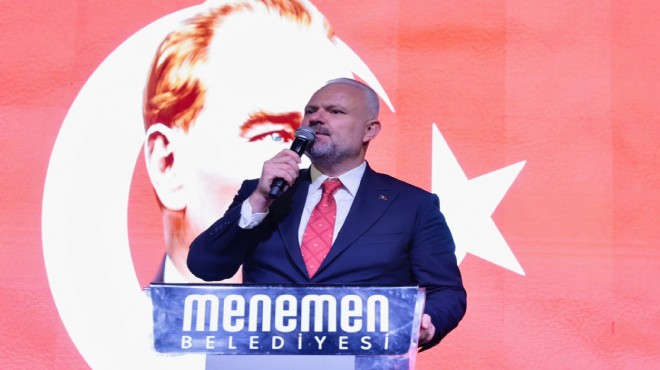 Menemen de binler, Cumhuriyet sevgisiyle yürüdü