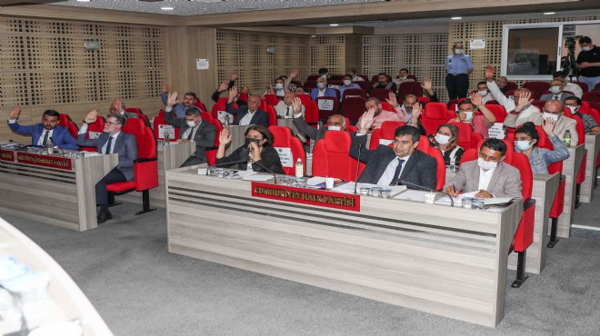 Menemen'de gergin meclis: Millet İttifakı salonu terk etti!