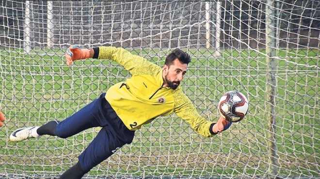 Menemenspor da kaleci Necati de gitti!