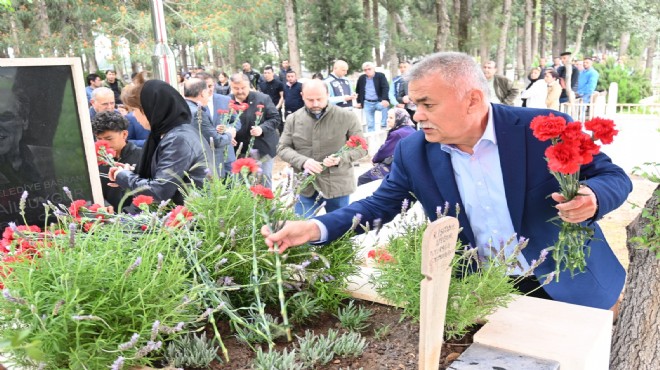 Merhum Başkan Uygur mezarı başında anıldı