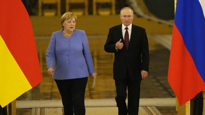 Merkel'den açıklama: Putin'in sözleri ciddiye alınmalı