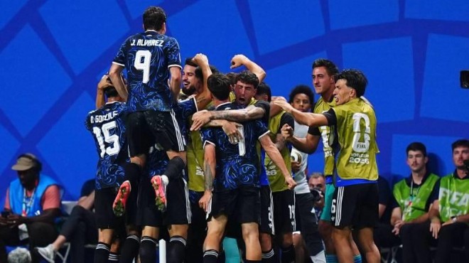 Messi, Arjantin i finale taşıdı: Tarihi geri dönüş!