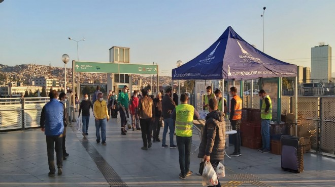 Metro yolcularına iftar paketi