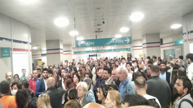 Metroda seferleri aksatan arıza!