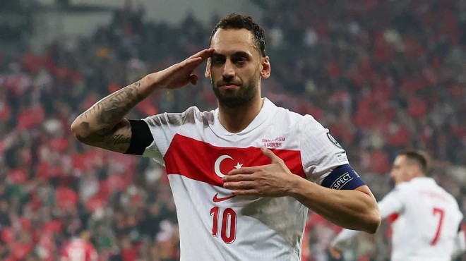 Milli takımda Hakan Çalhanoğlu ndan kötü haber!