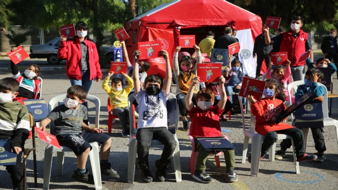 Minikler çadır kentten Ata'ya selam durdu