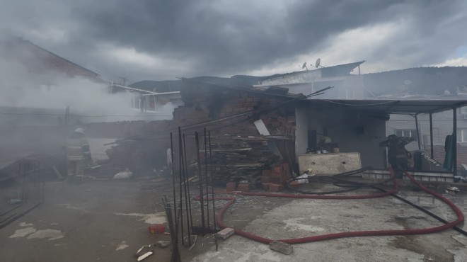 Müstakil evde yangın paniği!