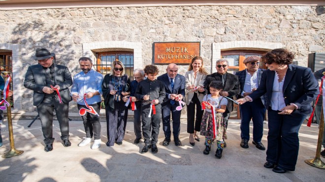 Müzik Kütüphanesi kapılarını açtı... Soyer: Sanat hak ettiği değeri bulacak