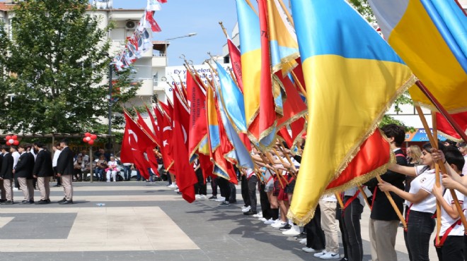 Narlıdere'de 19 Mayıs töreni