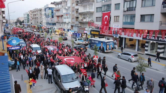 Narlıdere'de büyük zafer korteji!