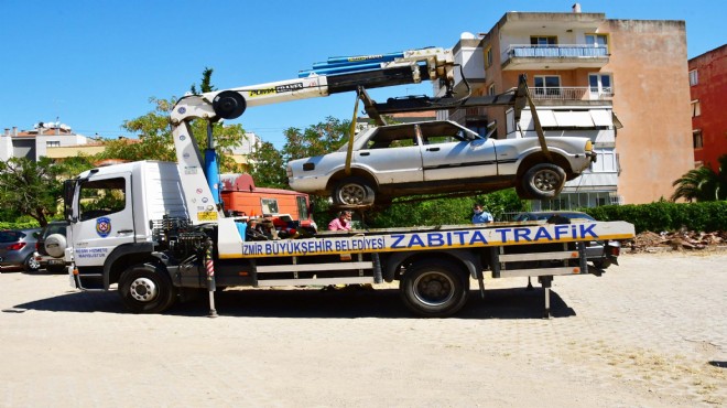 Narlıdere'de hurda araç operasyonu!