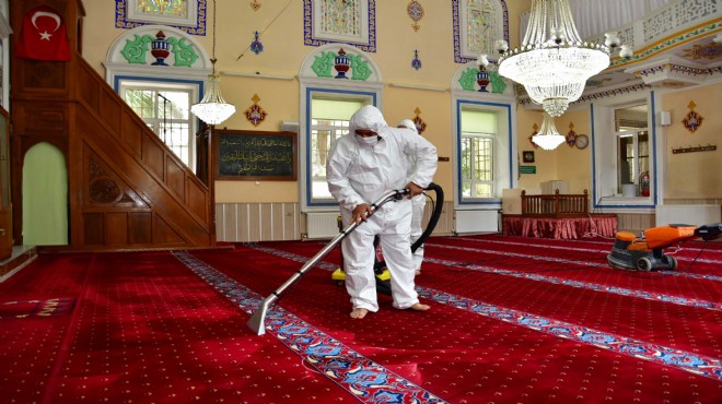 Narlıdere'de ibadethaneler temizlendi