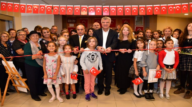 Narlıdere'nin çocukları Cumhuriyet'i çizdi!