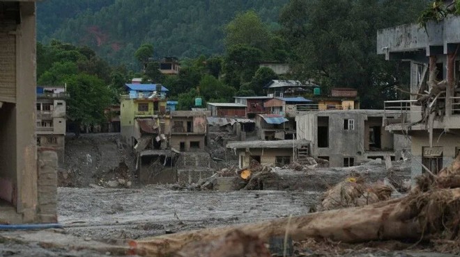 Nepal deki selde bilanço ağırlaşıyor: Can kaybı 616 ya yükseldi