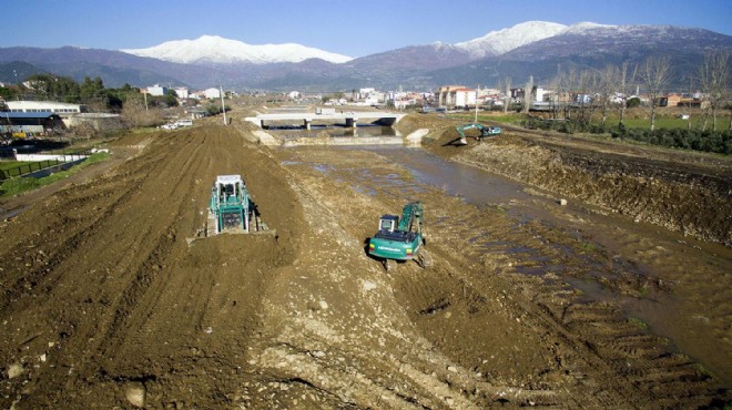 O ilçeyi taşkın riskinden kurtaracak projede ilk etap tamam!