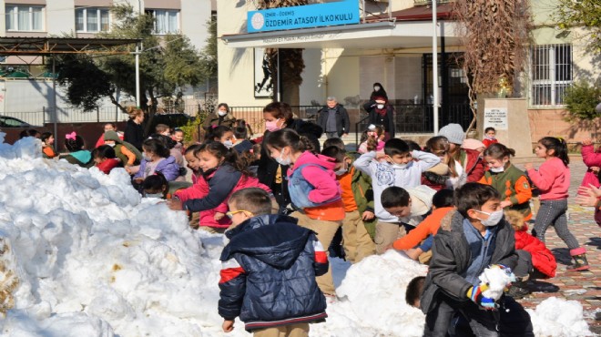 Ödemiş Belediyesi’nden çocuklara kar sürprizi