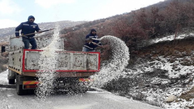 Ödemiş te karla aralıksız mücadele!