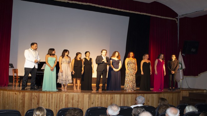 Opera Italiana Academy Foça'da konser verdi