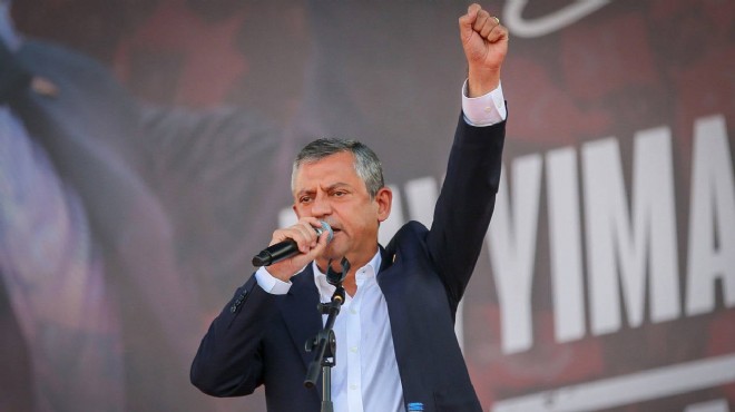 Özel den Brüksel deki tarihi mitingde dikkat çeken mesaj!