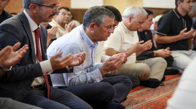 Özgür Özel, Ferdi Zeyrek için mevlit programına katıldı