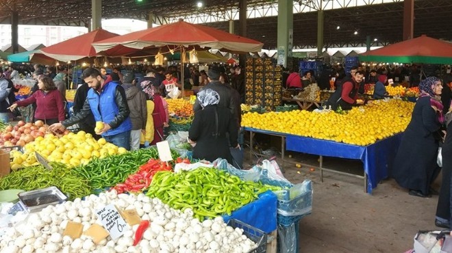 Pazar esnafına Menemen Belediyesi’nden destek