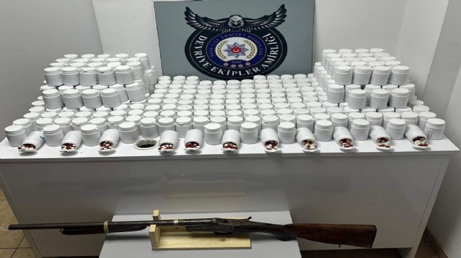 Polisin takibe aldığı araçtan 17 bin hap çıktı!