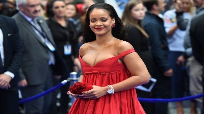 Rihanna'dan çocuk sinyali!