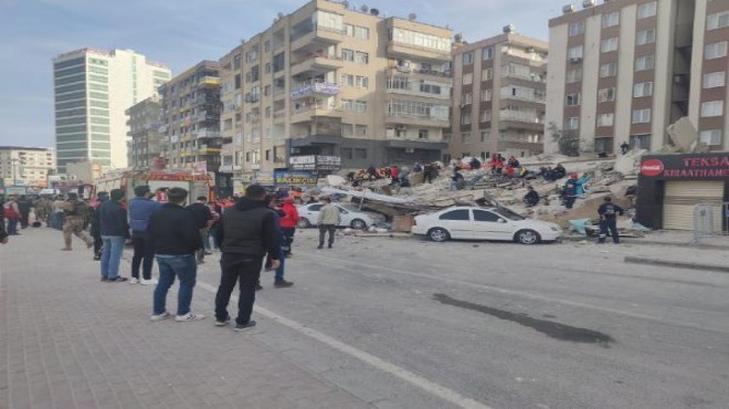 Şanlıurfa da ağır hasarlı bina çöktü