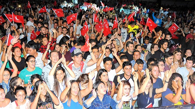 Seferihisar dan kurtuluşa muhteşem kutlama, Soyer den çok önemli mesajlar!